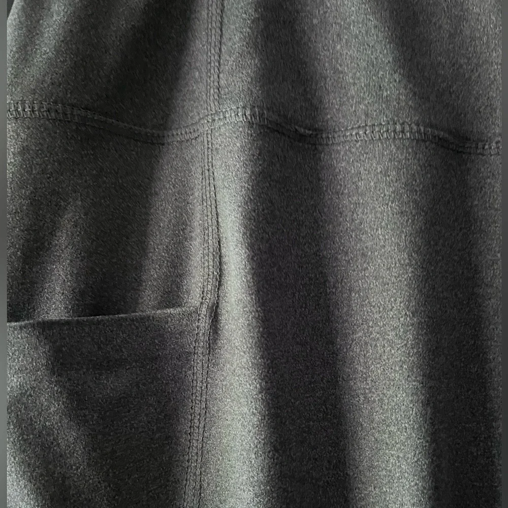 5/$25 Member’s Mark Grey Everyday Perforated Leggings - Picture 4 of 4